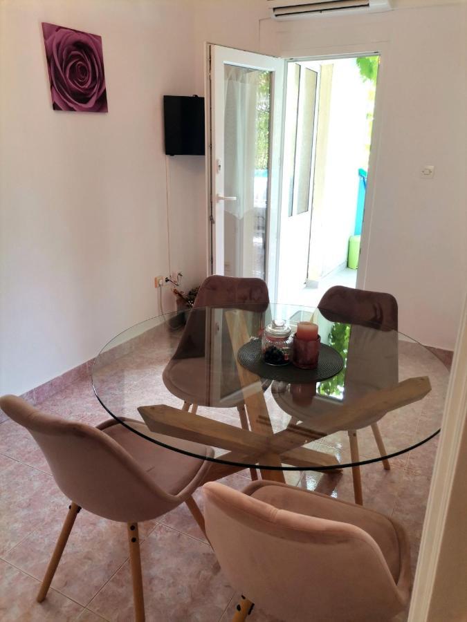 Family Friendly Apartments With A Swimming Pool Supetarska Draga - Donja, Rab - 2019 Buitenkant foto