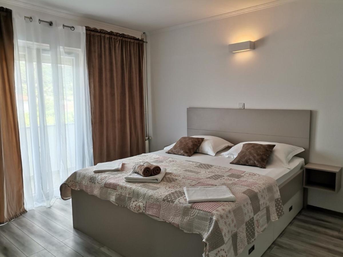 Family Friendly Apartments With A Swimming Pool Supetarska Draga - Donja, Rab - 2019 Buitenkant foto