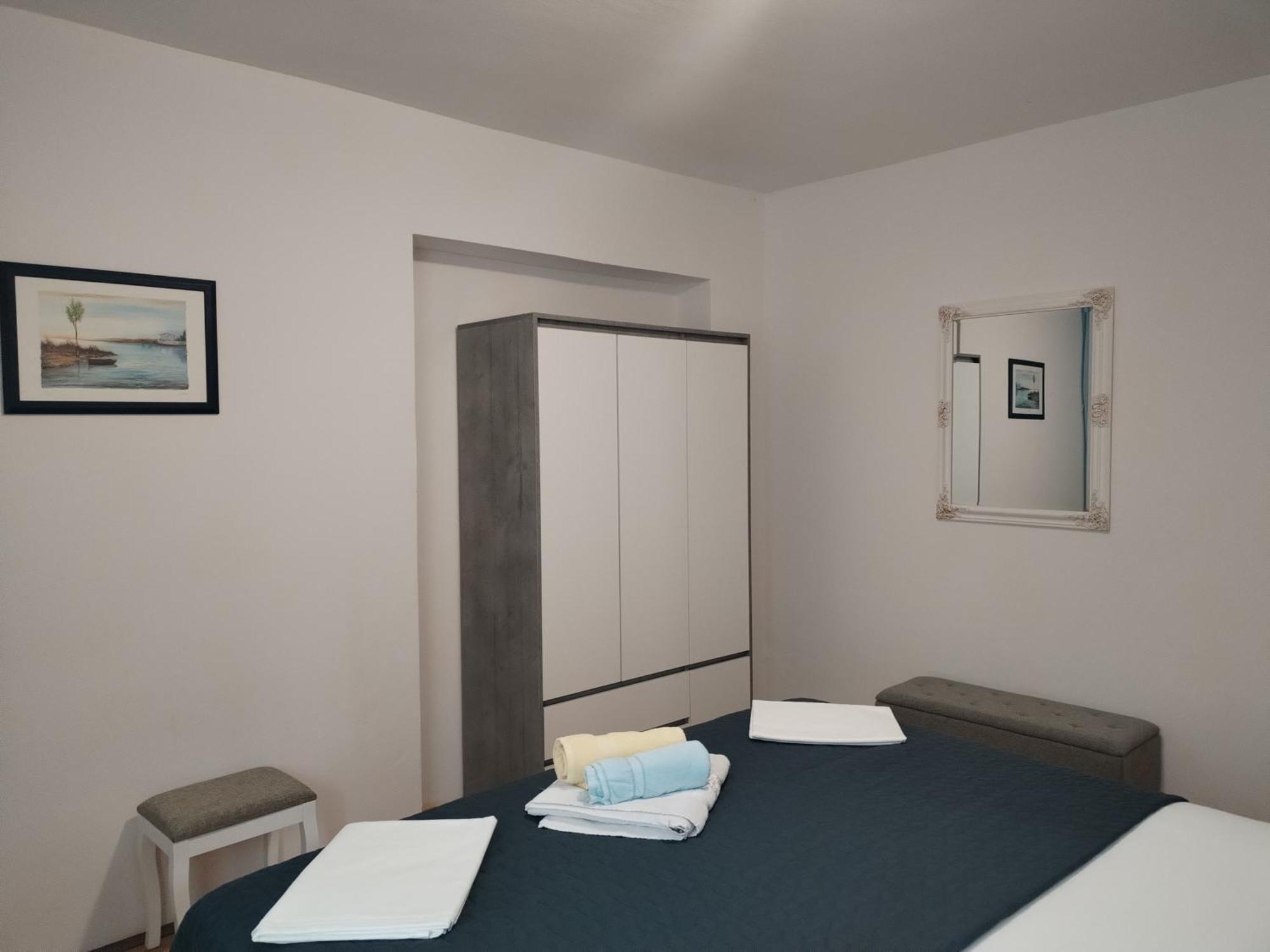 Family Friendly Apartments With A Swimming Pool Supetarska Draga - Donja, Rab - 2019 Kamer foto